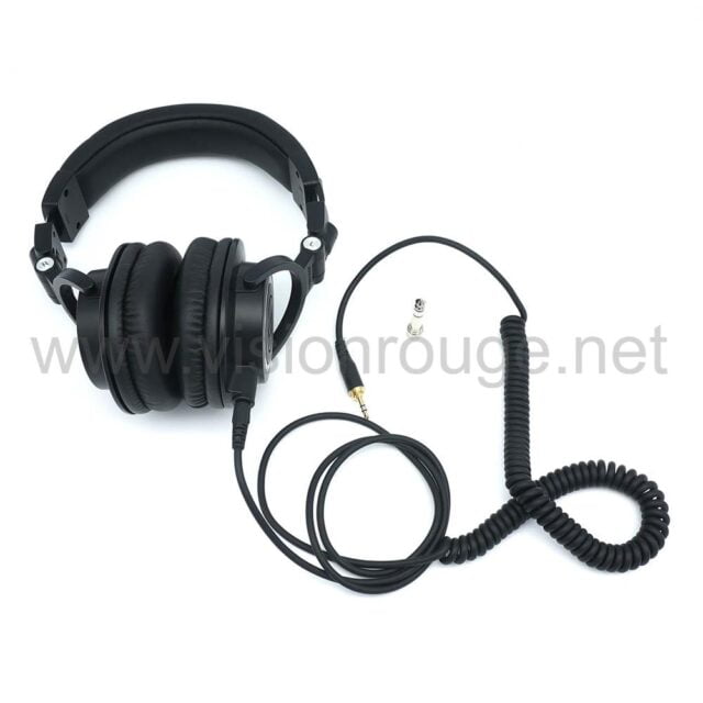 Sound recording audio tech in shanghai rent a headphone