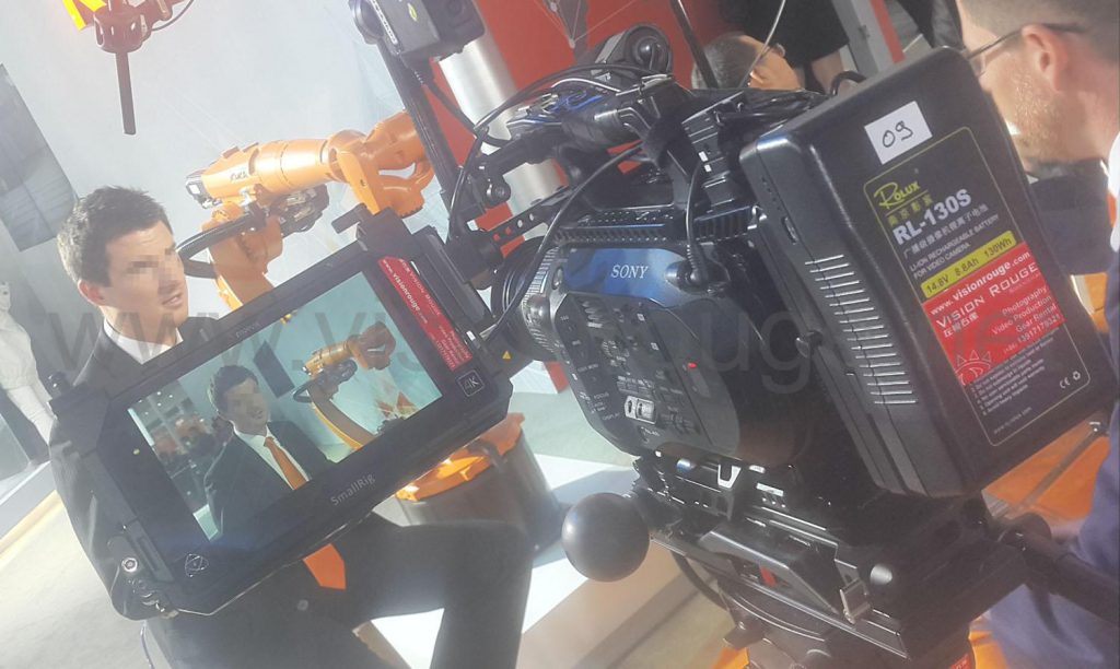 FS7 with screen on the side smallrig rent gear in China