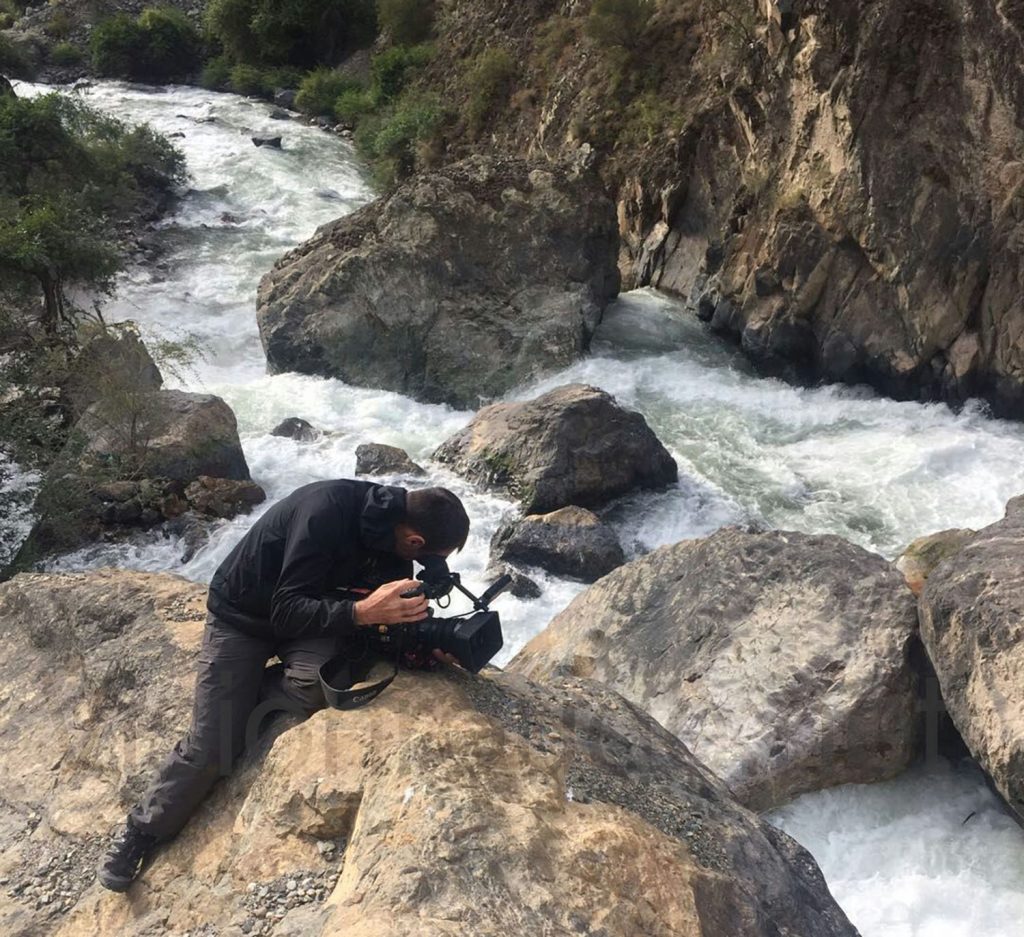 Hire our local camera operator and rent the shooting gear for your TV documentary in Shangri-La Yunnan china